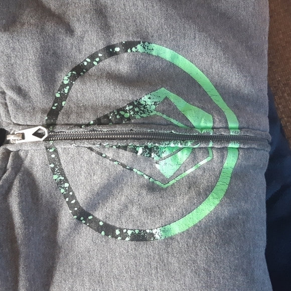 Kids size 6 Volcom graphic logo zip-up hoodie. Grey, black & green - Picture 2 of 7